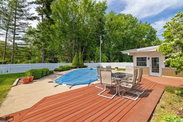 23548 Kim Drive, Clinton Township, MI 48035