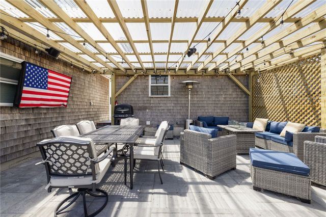 340 Old Mill Lane, Portsmouth, RI 02871