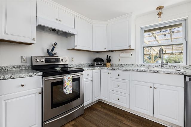 340 Old Mill Lane, Portsmouth, RI 02871