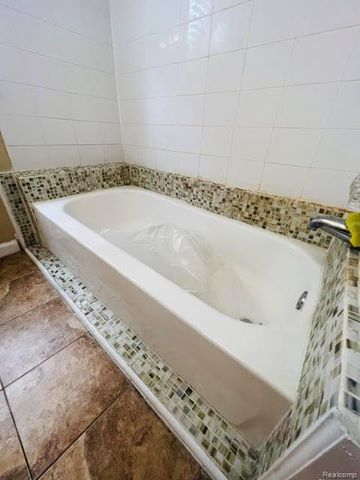 3260 Pasadena Street, Detroit, MI 48238