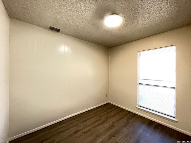 7454 LANCEWOOD DR, San Antonio, TX 78227