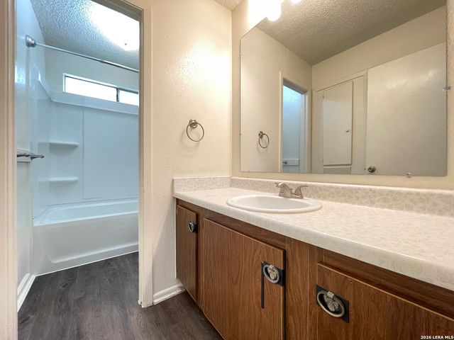 7454 LANCEWOOD DR, San Antonio, TX 78227