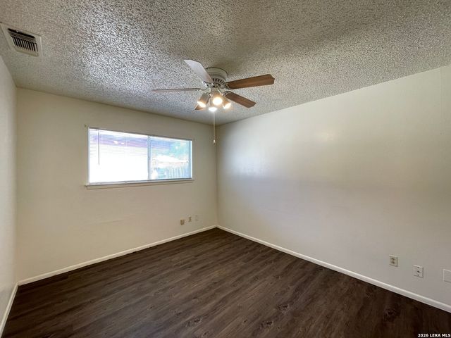 7454 LANCEWOOD DR, San Antonio, TX 78227