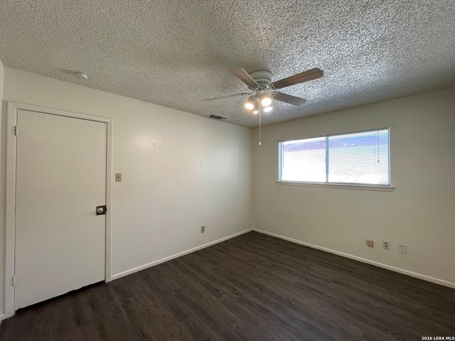 7454 LANCEWOOD DR, San Antonio, TX 78227