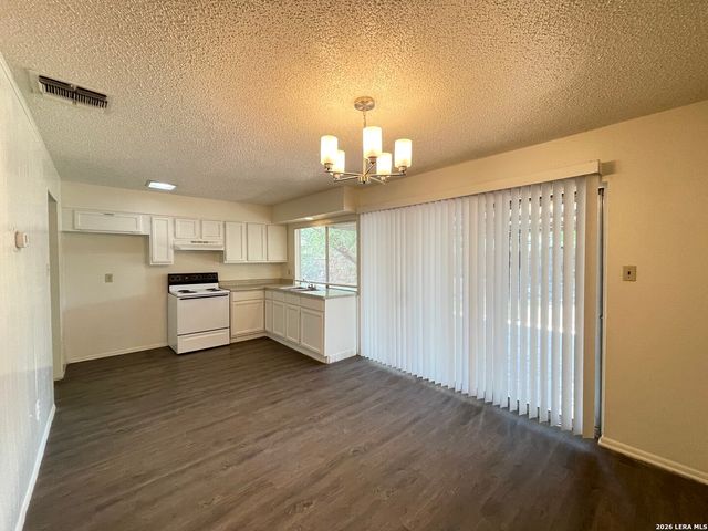 7454 LANCEWOOD DR, San Antonio, TX 78227