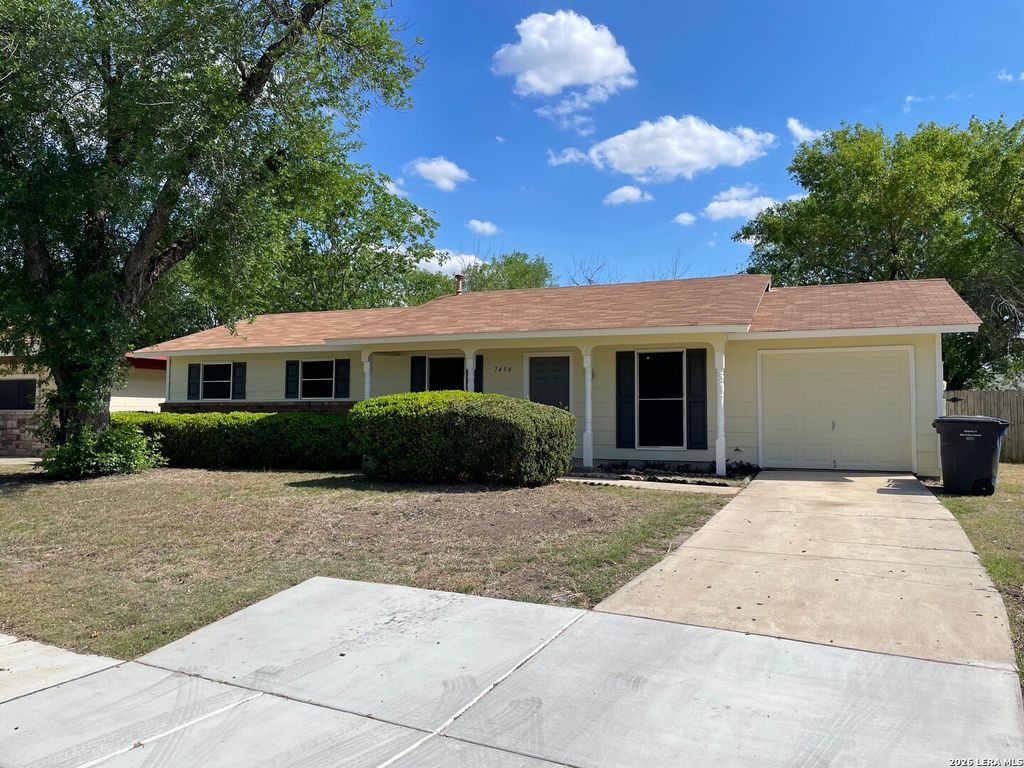 7454 LANCEWOOD DR, San Antonio, TX 78227