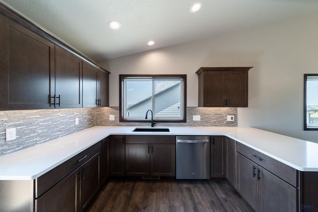 549 DENALI DR, Box Elder, SD 57719