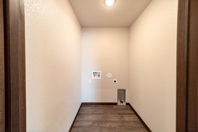 549 DENALI DR, Box Elder, SD 57719