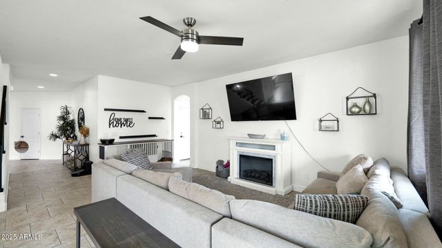 6818 W ST CATHERINE Avenue, Laveen, AZ 85339