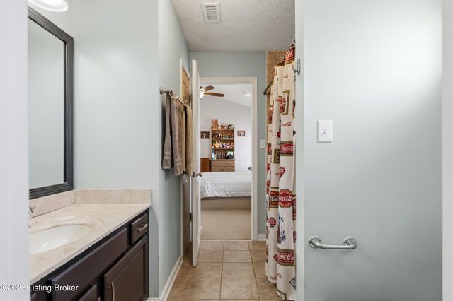 5403 Skeffington Way, Louisville, KY 40241