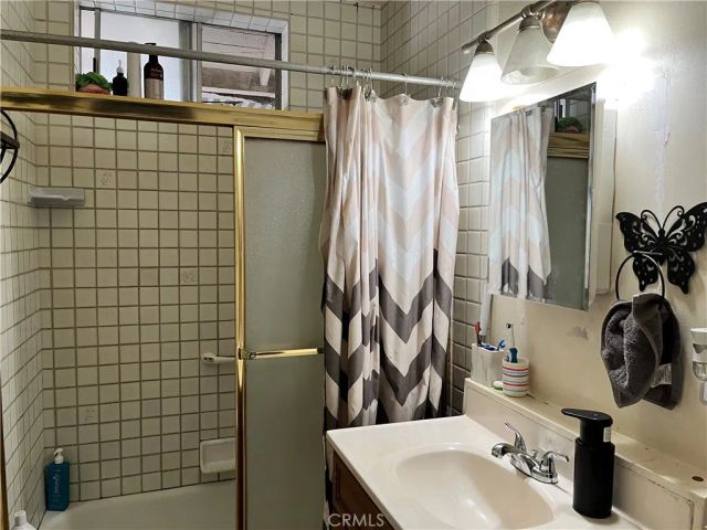 9606 Lev Avenue, Arleta, CA 91331