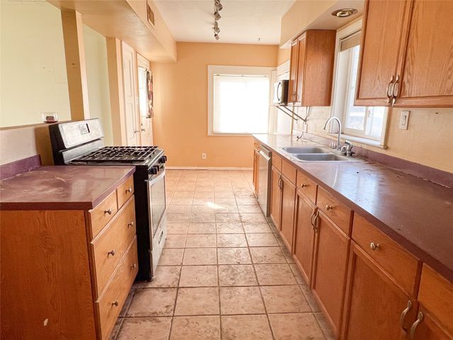 2262 38th A, Los Alamos, NM 87544