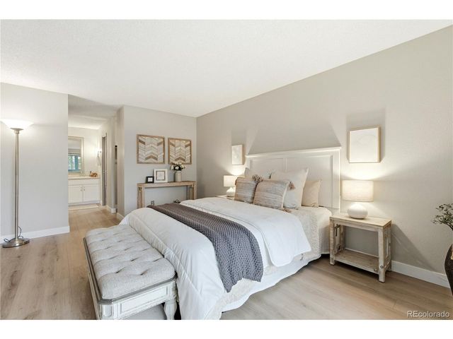 2880 S Locust St 200S, Denver, CO 80222