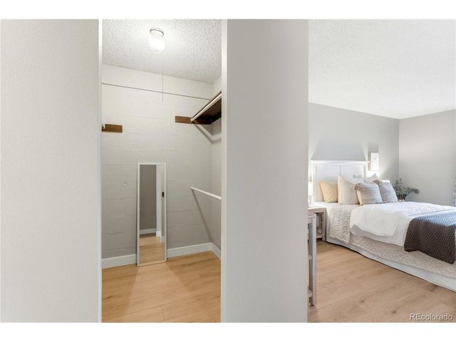 2880 S Locust St 200S, Denver, CO 80222