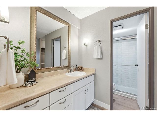 2880 S Locust St 200S, Denver, CO 80222