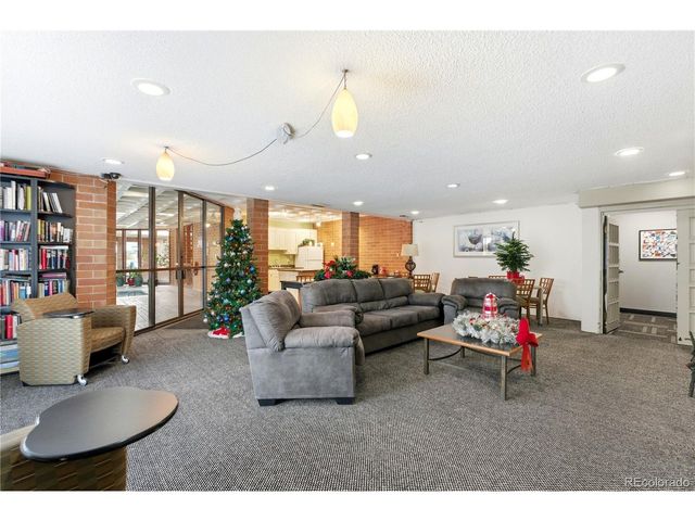 2880 S Locust St 200S, Denver, CO 80222