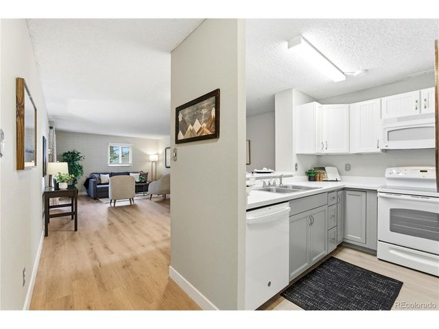 2880 S Locust St 200S, Denver, CO 80222