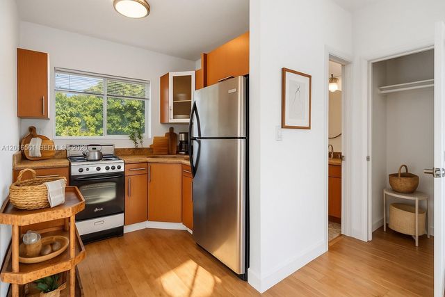 1010 Pennsylvania Ave 14, Miami Beach, FL 33139