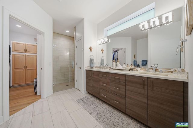 8556 Birkett Drive, Lincoln, NE 68526