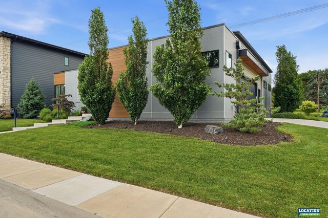 8556 Birkett Drive, Lincoln, NE 68526
