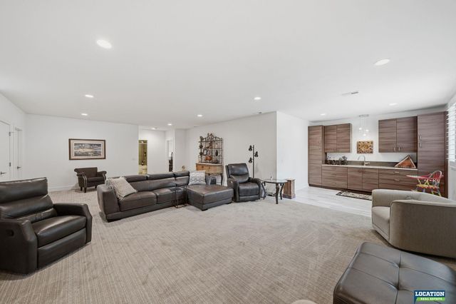 8556 Birkett Drive, Lincoln, NE 68526