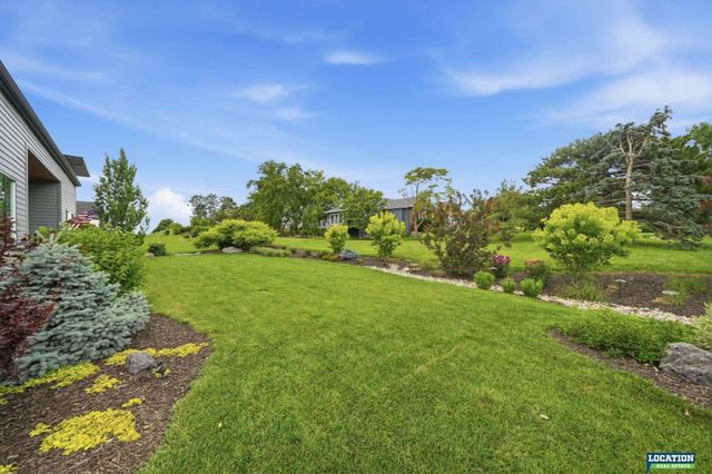 8556 Birkett Drive, Lincoln, NE 68526