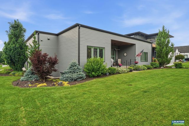 8556 Birkett Drive, Lincoln, NE 68526