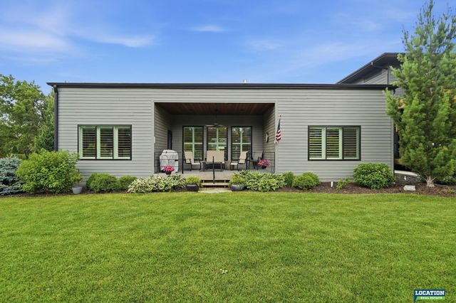 8556 Birkett Drive, Lincoln, NE 68526