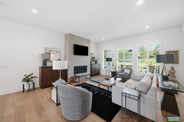 8556 Birkett Drive, Lincoln, NE 68526