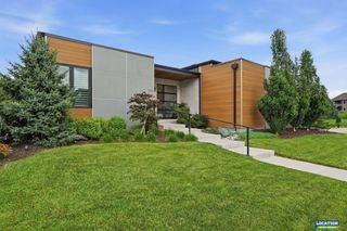 8556 Birkett Drive, Lincoln, NE 68526