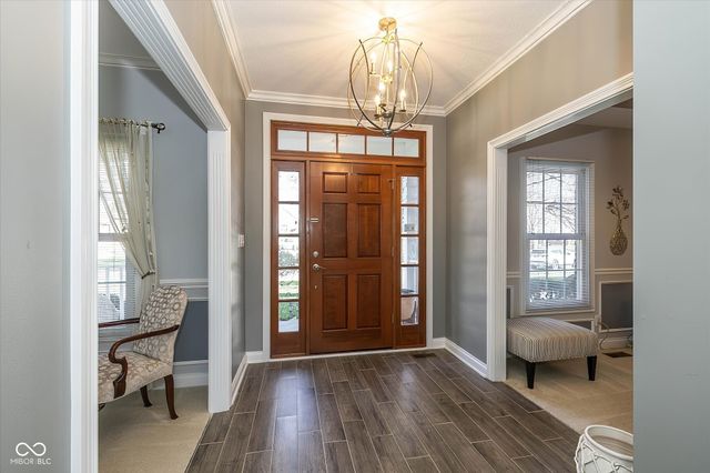 3973 Brockton Manor S Drive, Greenwood, IN 46143