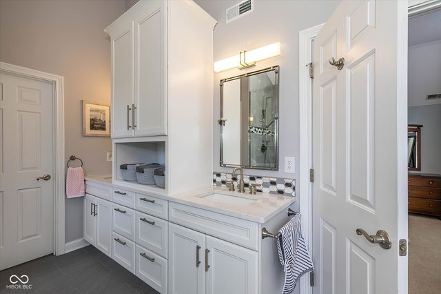 3973 Brockton Manor S Drive, Greenwood, IN 46143