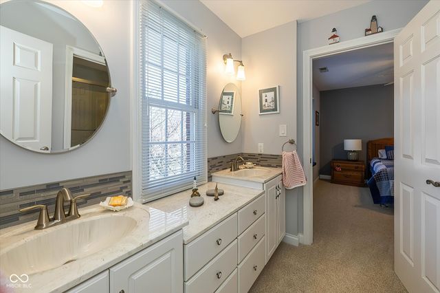 3973 Brockton Manor S Drive, Greenwood, IN 46143