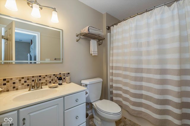 3973 Brockton Manor S Drive, Greenwood, IN 46143