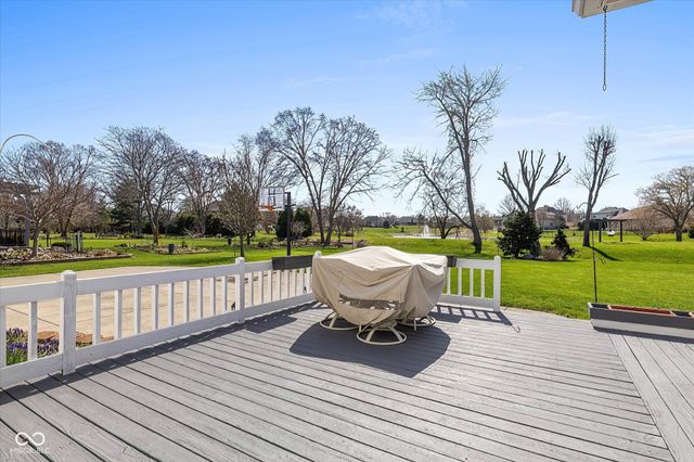 3973 Brockton Manor S Drive, Greenwood, IN 46143