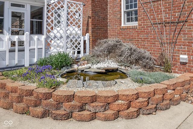 3973 Brockton Manor S Drive, Greenwood, IN 46143