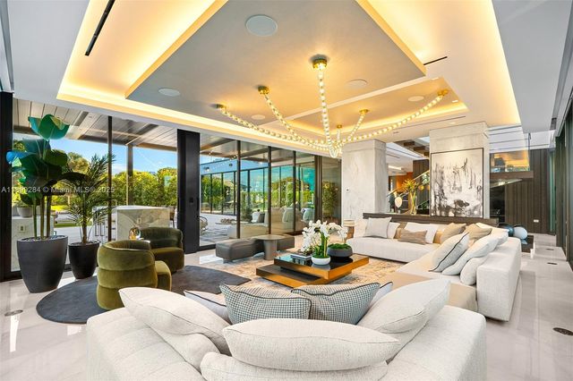 790 Lake Rd, Miami, FL 33137