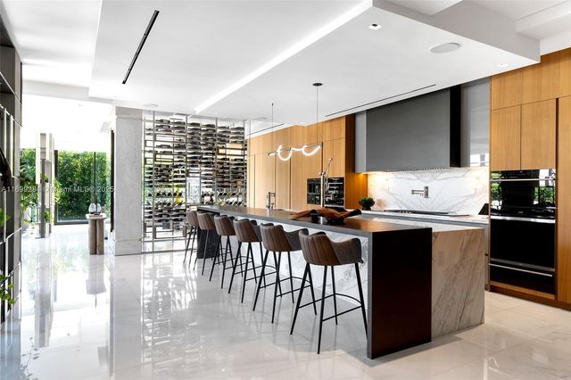 790 Lake Rd, Miami, FL 33137