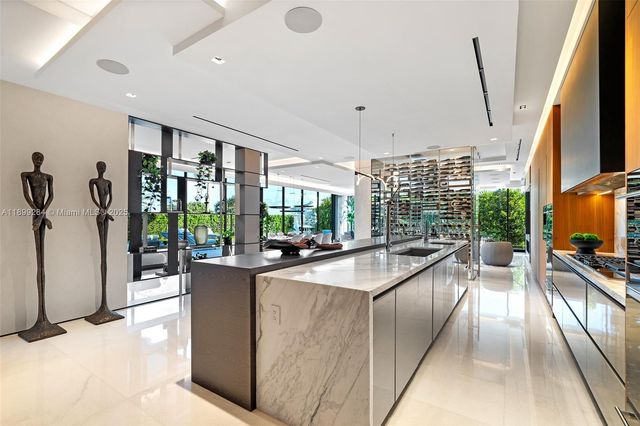 790 Lake Rd, Miami, FL 33137