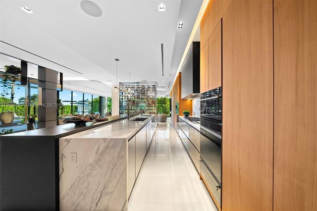 790 Lake Rd, Miami, FL 33137