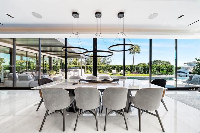 790 Lake Rd, Miami, FL 33137