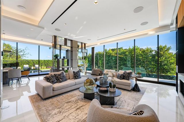 790 Lake Rd, Miami, FL 33137