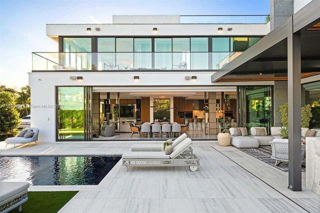 790 Lake Rd, Miami, FL 33137