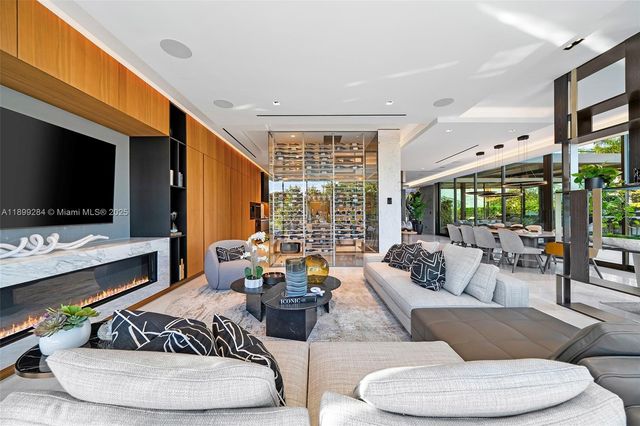 790 Lake Rd, Miami, FL 33137