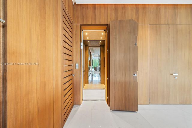 790 Lake Rd, Miami, FL 33137