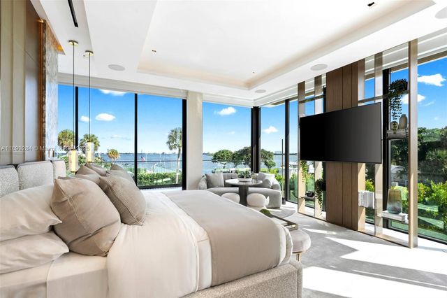 790 Lake Rd, Miami, FL 33137