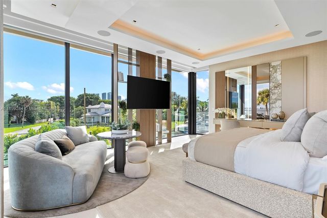 790 Lake Rd, Miami, FL 33137