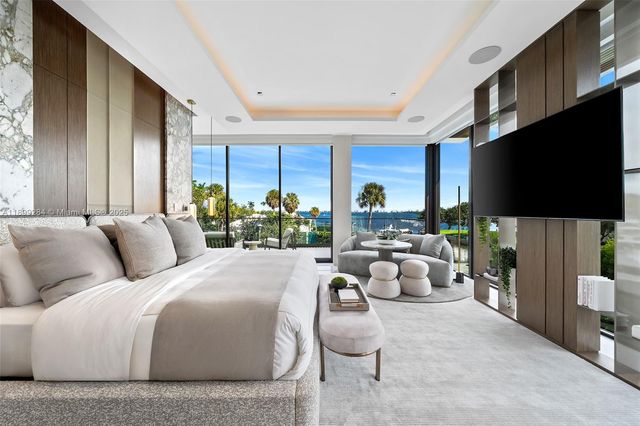 790 Lake Rd, Miami, FL 33137