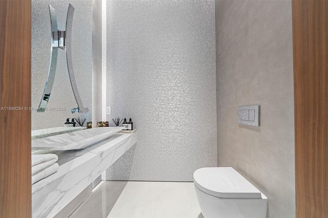 790 Lake Rd, Miami, FL 33137