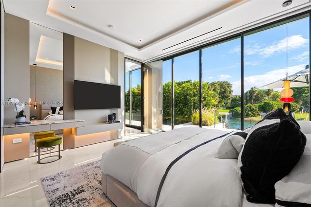 790 Lake Rd, Miami, FL 33137